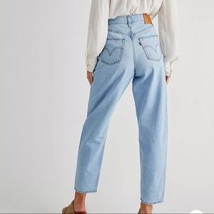 Levi’s High Loose Taper Jeans, like new!